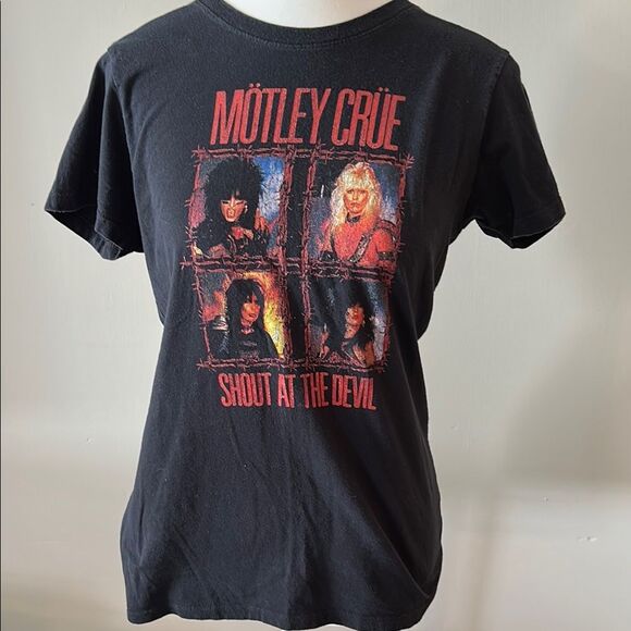 Black Mötley Crüe Graphic Band T-Shirt. Size Small - Picture 1 of 6